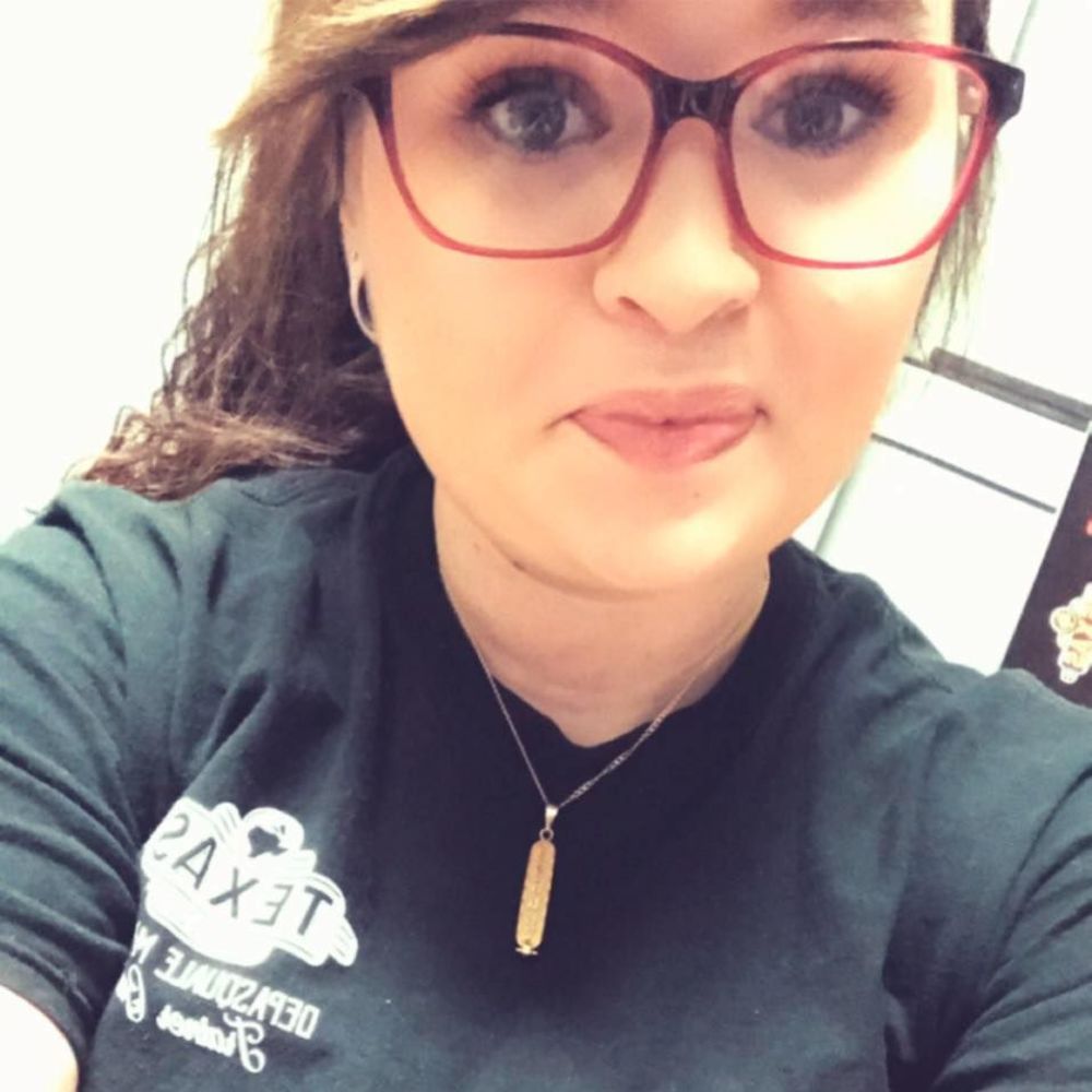 Meet your Posher, Elizabeth